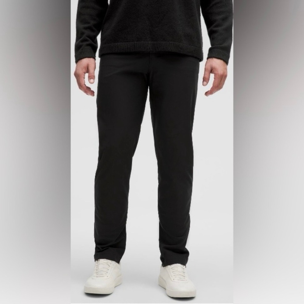 Lululemon ABC Classic-Fit Pant 30" *Warpstreme
Black size 34‎ LM5AQHS